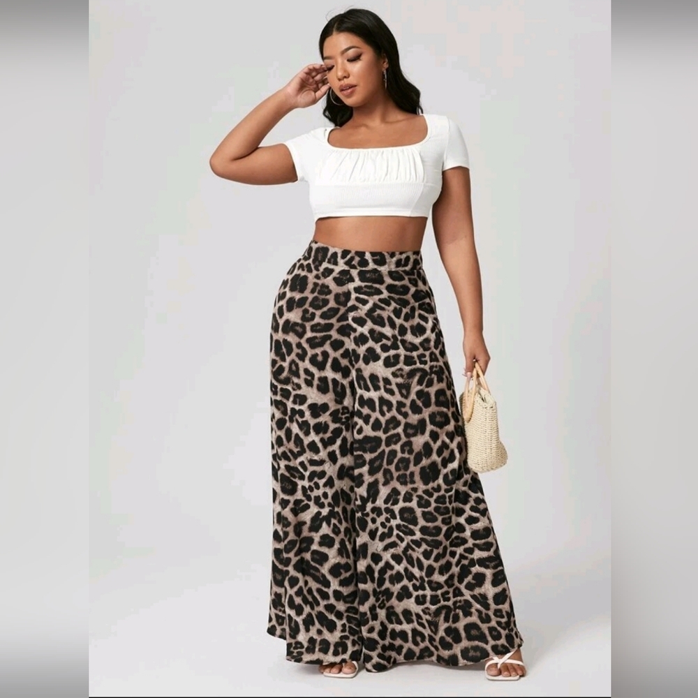 Wide leg leopard print pants